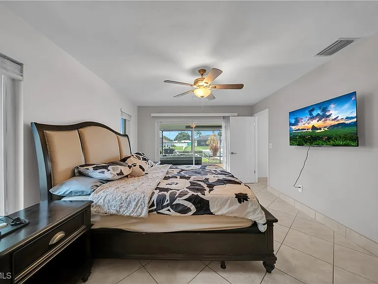 3746 SE 1st Pl — Photo 26
