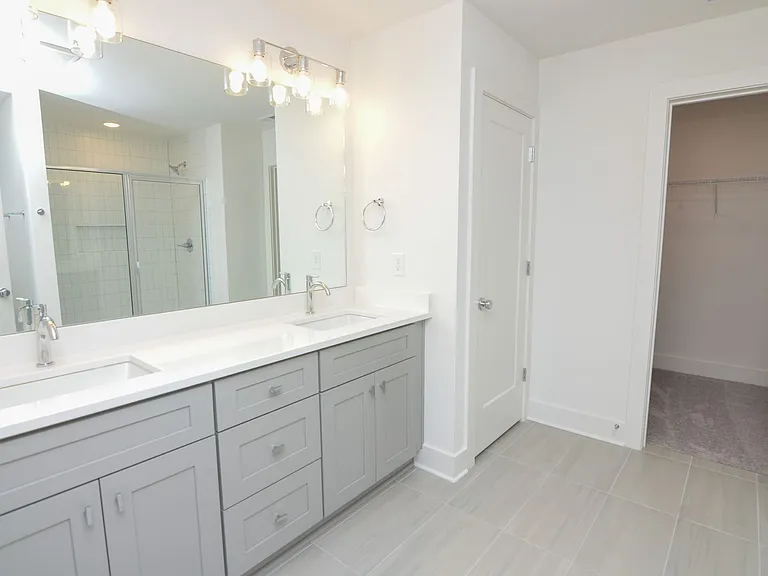 550 Markham St #18 — Photo 19