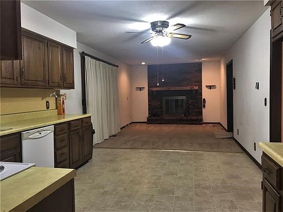 4th image of 502 Woodcrest Dr