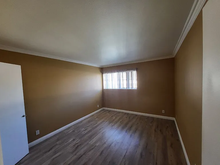 121 Sinclair Ave — Photo 15