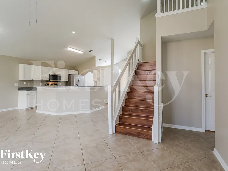 586 Timber Trace Ct — Photo 3