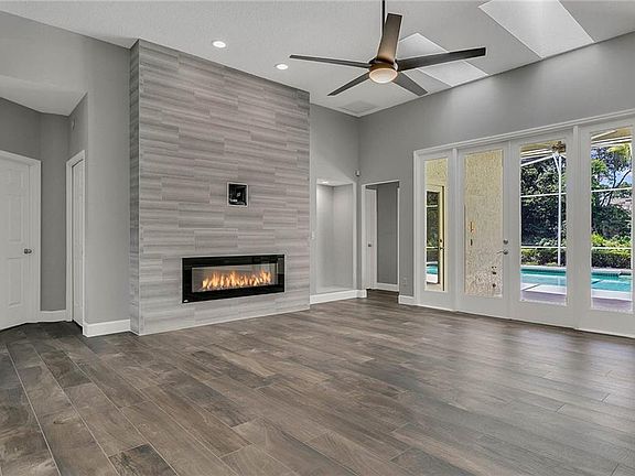 3rd image of 8708 Summerville Pl