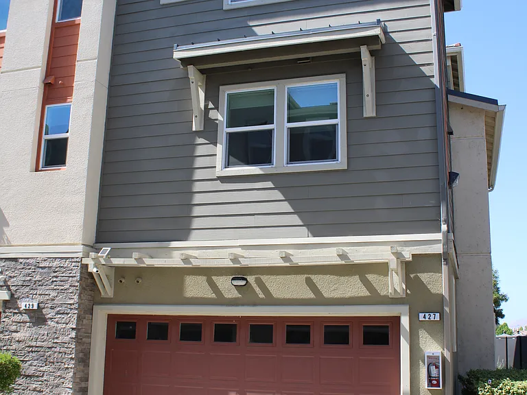 427 Snap Dragon St — Photo 2
