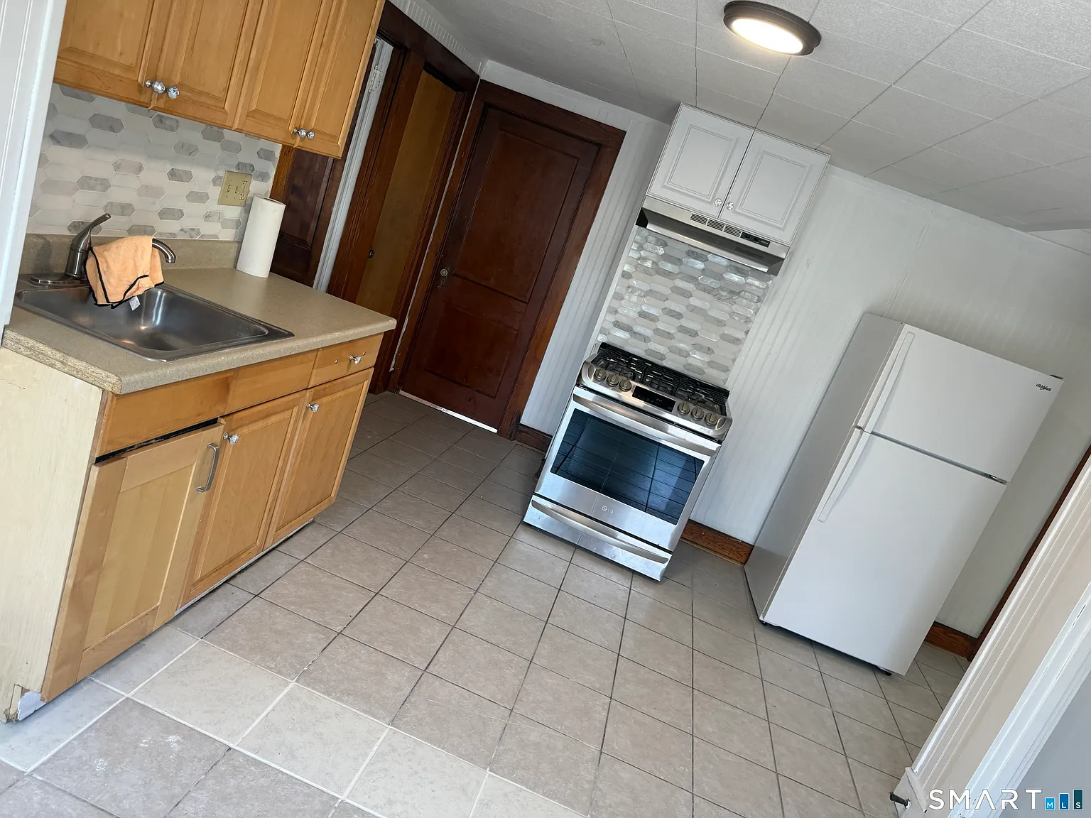 3 bed, 1.0 bath, 1290 sqft, $2,245 — Photo 4