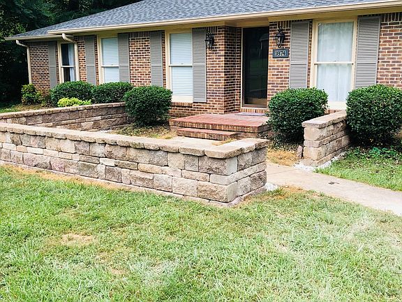 2nd image of 1874 Meadow Wood Dr