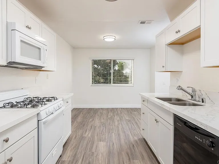 721 Buena Tierra Way #190 — Photo 12