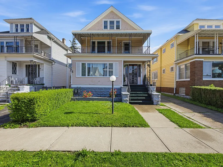 190 Brunswick Blvd #2 — Photo 1