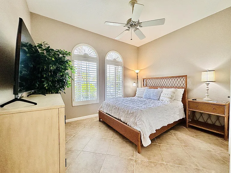 16152 Parque Ln — Photo 23