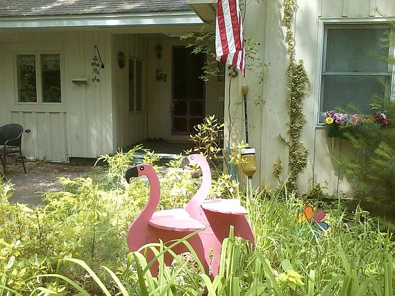 2nd image of 3 Glidden Road