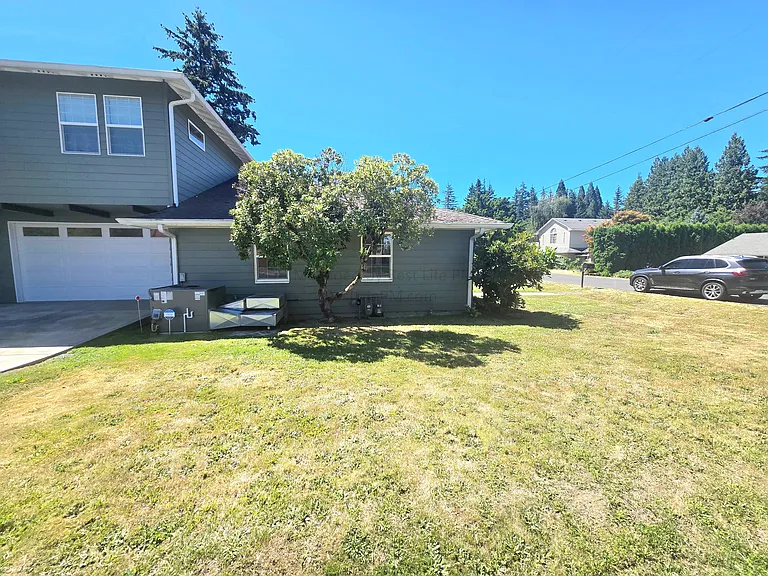 114 SE 218th Ave — Photo 3