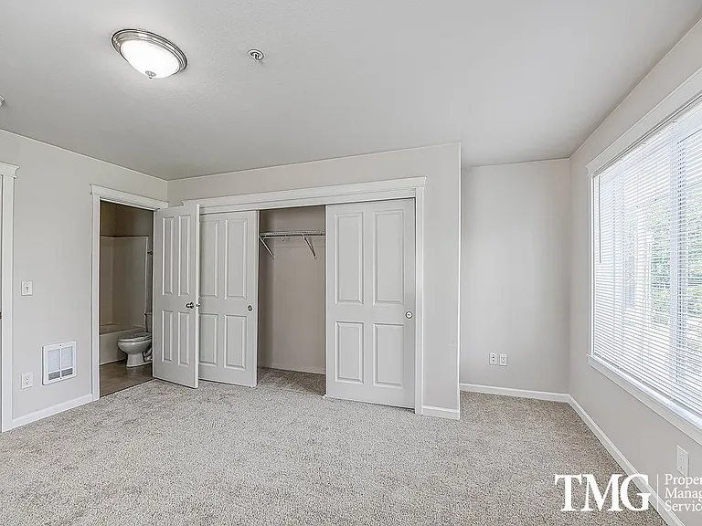 15075 SE Powell Blvd — Photo 12