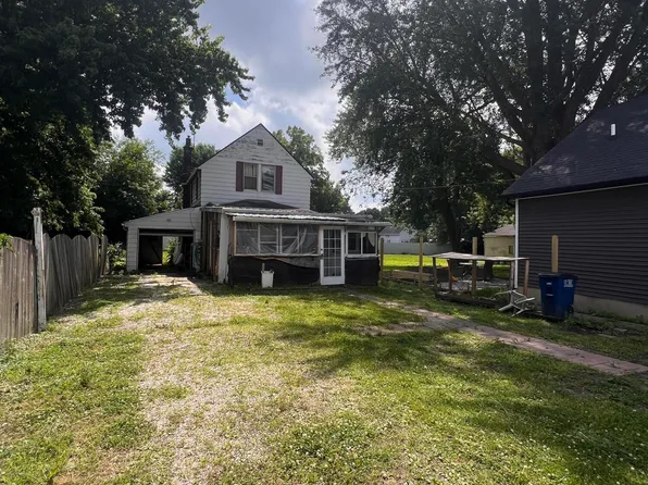 223 Park St, La Porte, IN 46350