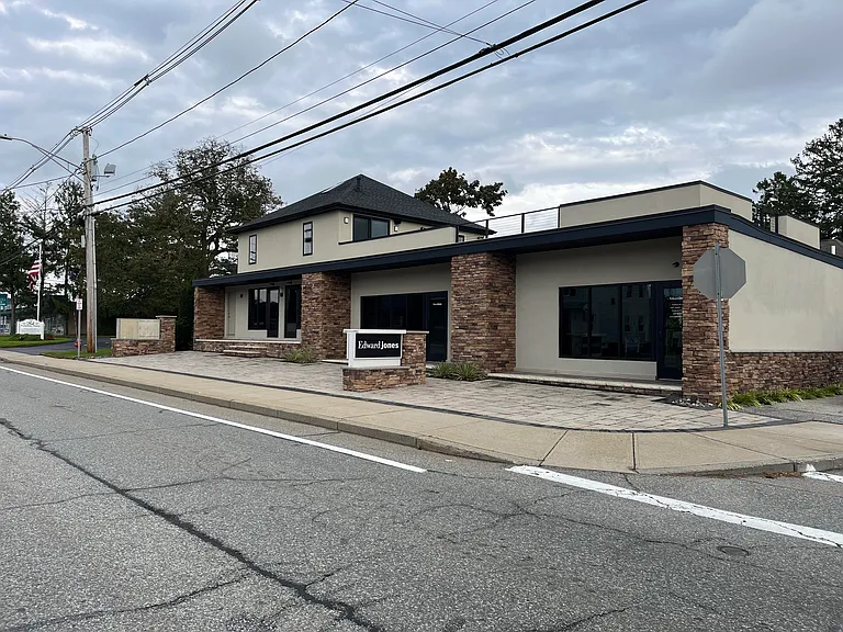 850 Main St — Photo 6