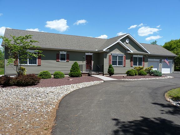 3rd image of 200 Claremont Dr