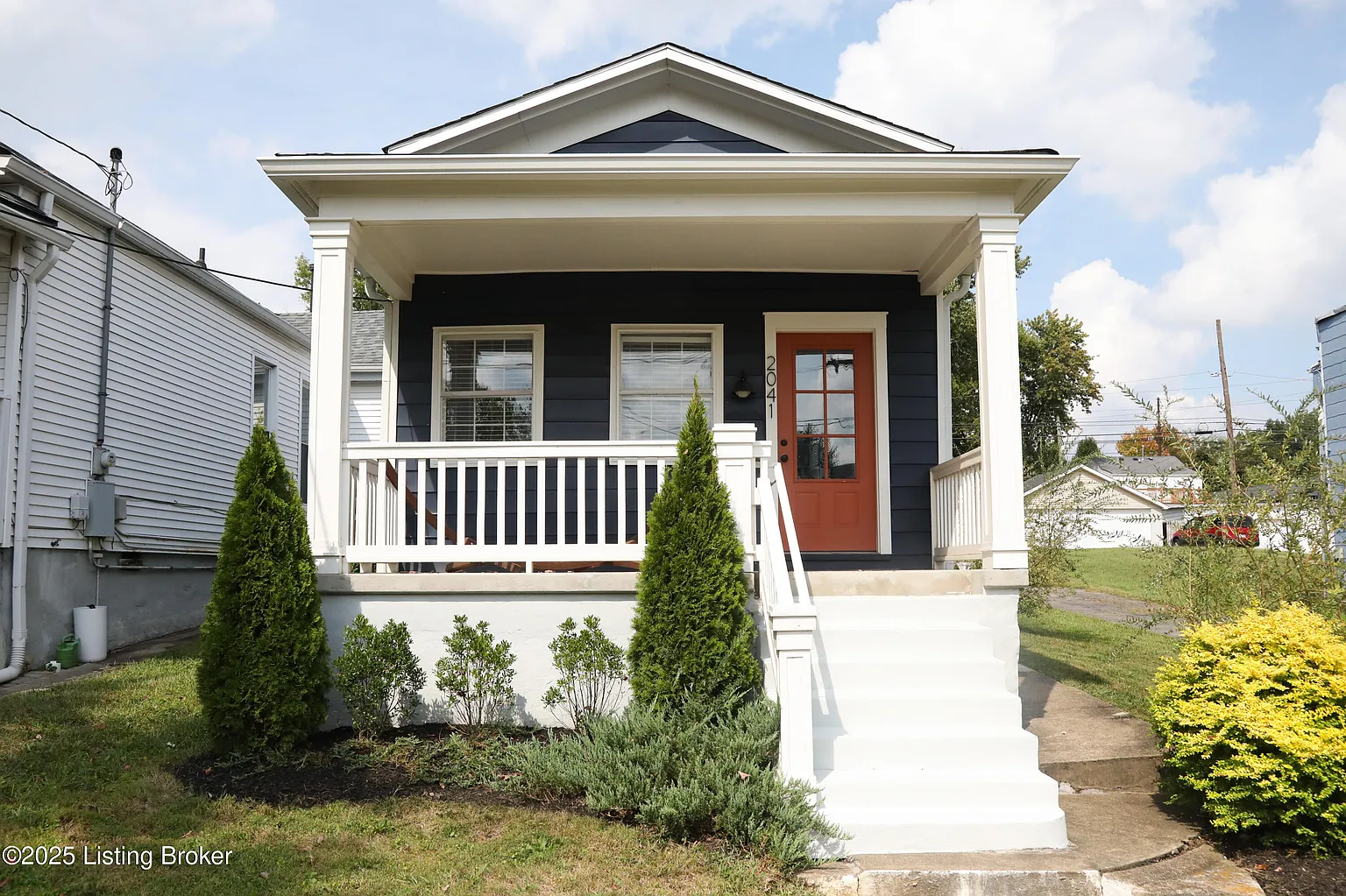 2041 Payne St photo 1