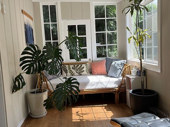 4th image of 3611 Dimond Ave