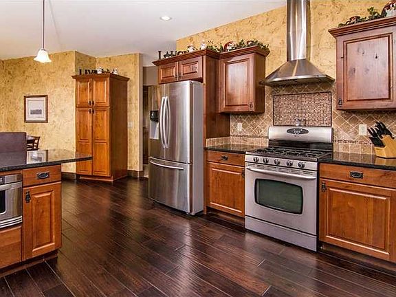 5th image of 824 Granite Estates Ln