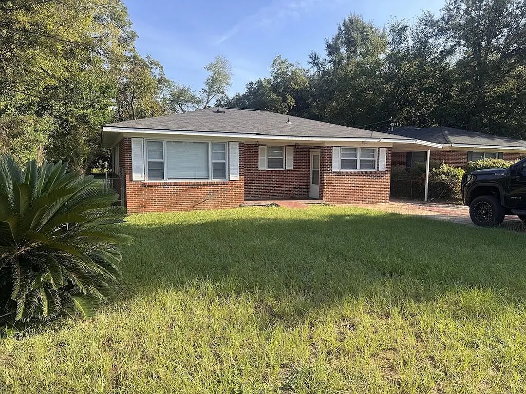 3 bed, 2.5 bath, 1680 sqft, $1,200 — Photo 1