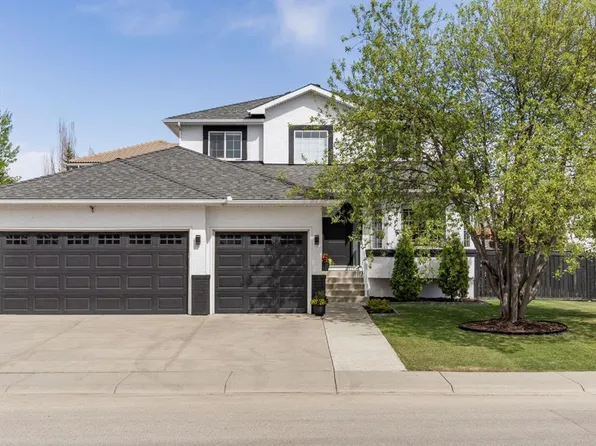 116 W Cove Rd, Chestermere, AB T1X 1E4
