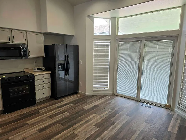 6425 Gilmore Grv — Photo 10