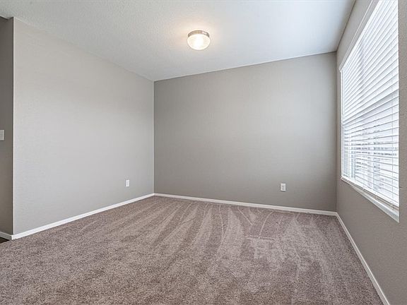 4th image of 7851 Bridgegate Ave