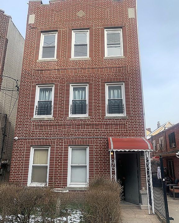 1st image of 733 E 236th St