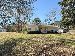 415 Gardner Dr, Palestine, TX 75803