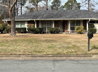 10 Foxcroft Ln, Pine Bluff, AR 71603