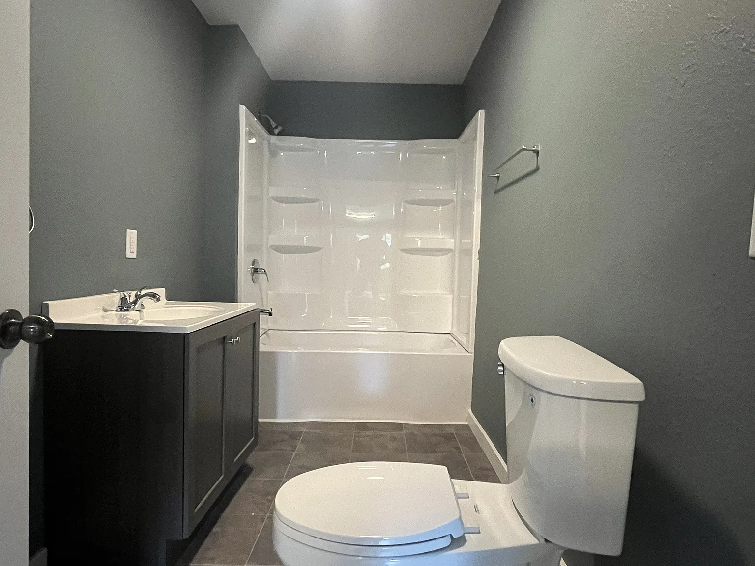 Updated 3 Bedroom, 1 Bathroom Home for Rent — Photo 3
