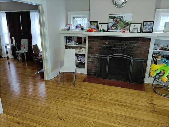 5th image of 208-10 Markland Ave