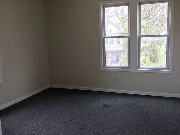 4th image of 348 S Rosewood Ave #2