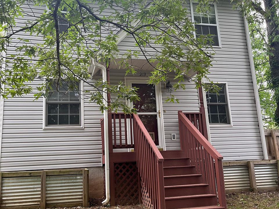 1st image of 213 Aurora Dr