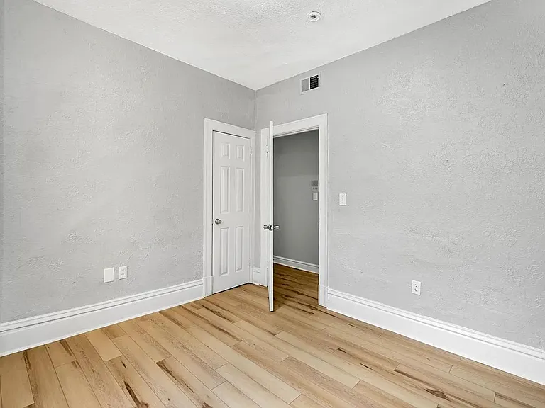 3805 California Ave — Photo 8