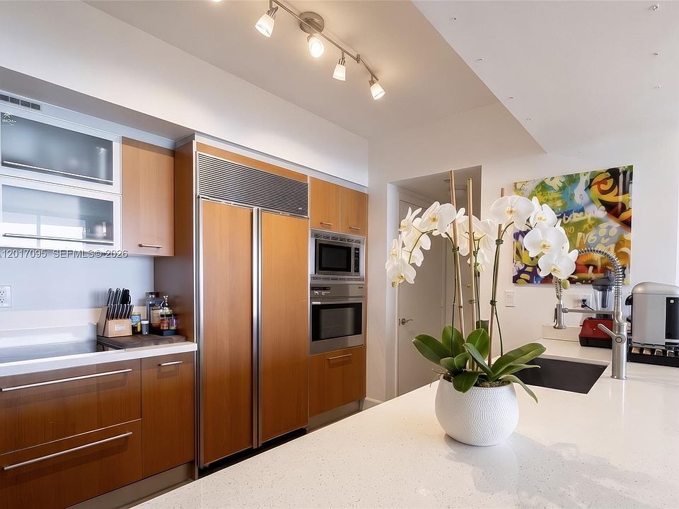 1st image of 400 Alton Rd APT 1709