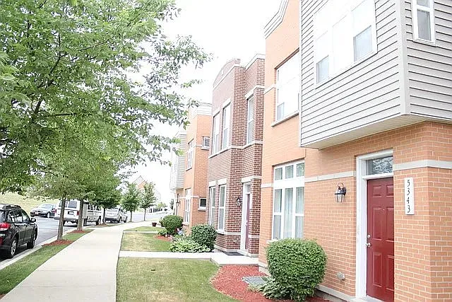 5343 W Galewood Ave — Photo 1