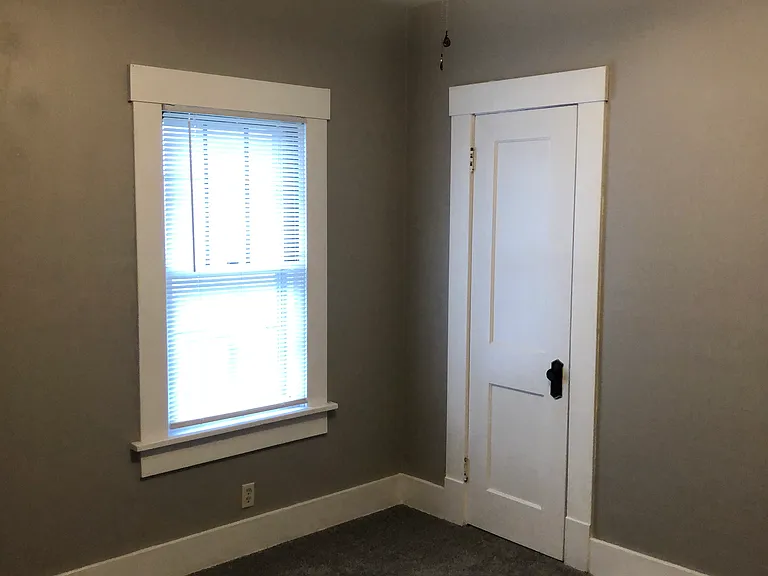 Middle Bedroom