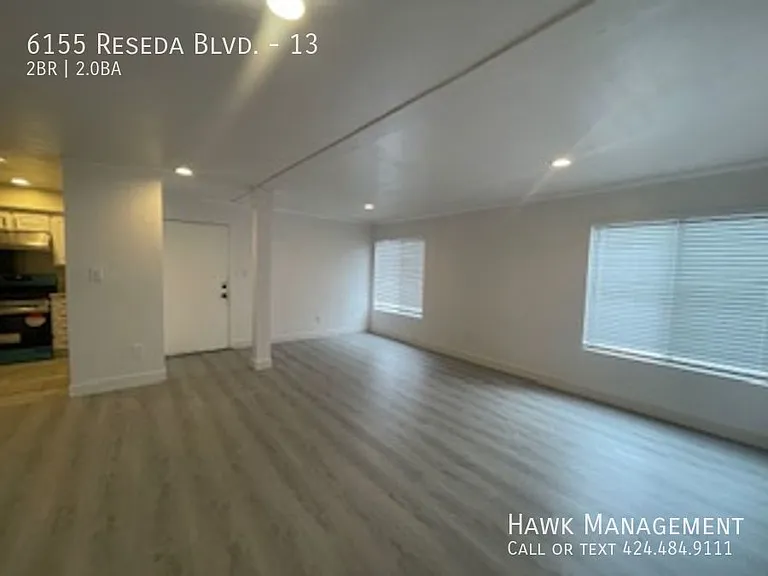 6155 Reseda Blvd #13 — Photo 3