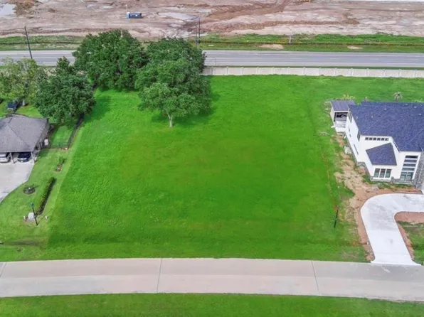 8402 Lofty Pnes, Richmond, TX 77406