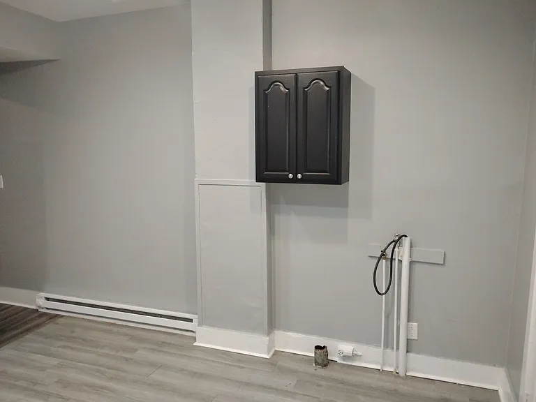 32 Adler St — Photo 5