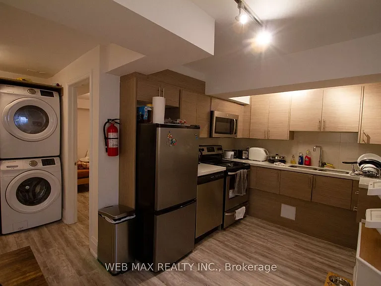 328 Brunswick Ave — Photo 9