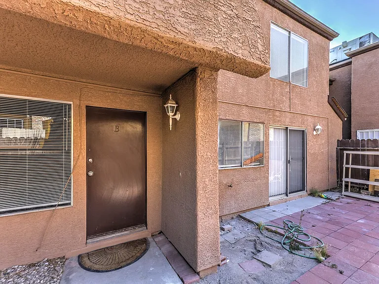 1481 Living Desert Dr #B — Photo 1