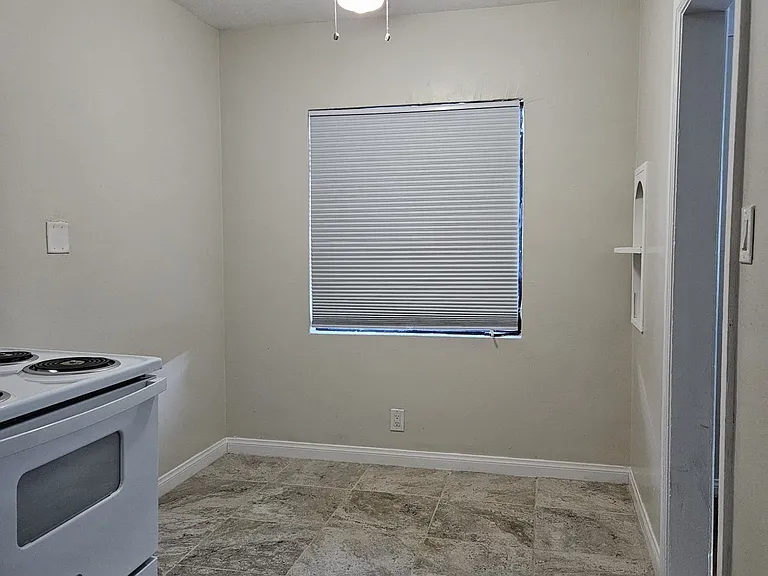 1325 S Casino Center Blvd — Photo 4