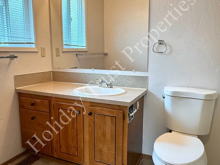3626B Lorne St SE — Photo 15