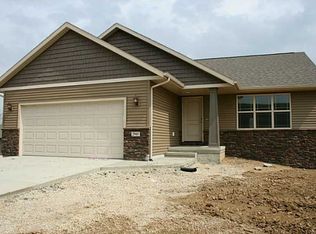 2905 James Pkwy SW, Cedar Rapids, IA 52404