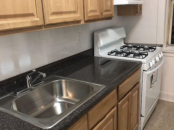 2nd image of 44 Park Ave APT 3
