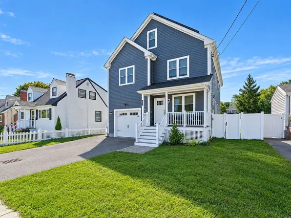 42A Como Rd, Hyde Park, MA 02136