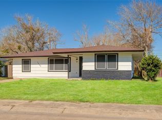 1530 W 10th St, Freeport, TX 77541