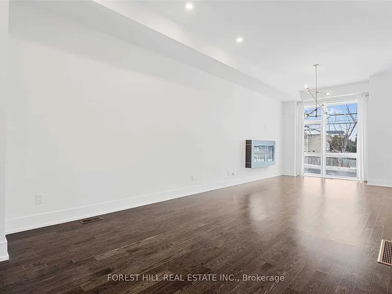 9144 Bathurst St — Photo 10