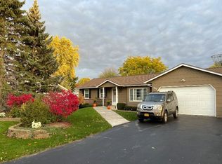 266 Applegrove Dr, Rochester, NY 14612