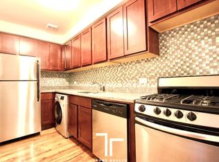 555 W Arlington Pl APT 208, Chicago, IL 60614